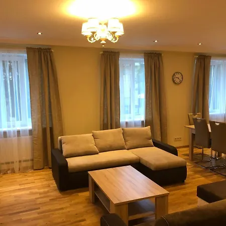 Riverside Embassy 2. Spacious/free Parking Riga