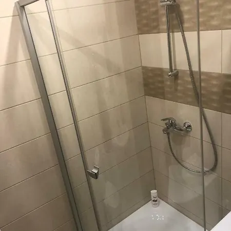 Riverside Embassy 2. Spacious/free Parking Apartman Riga